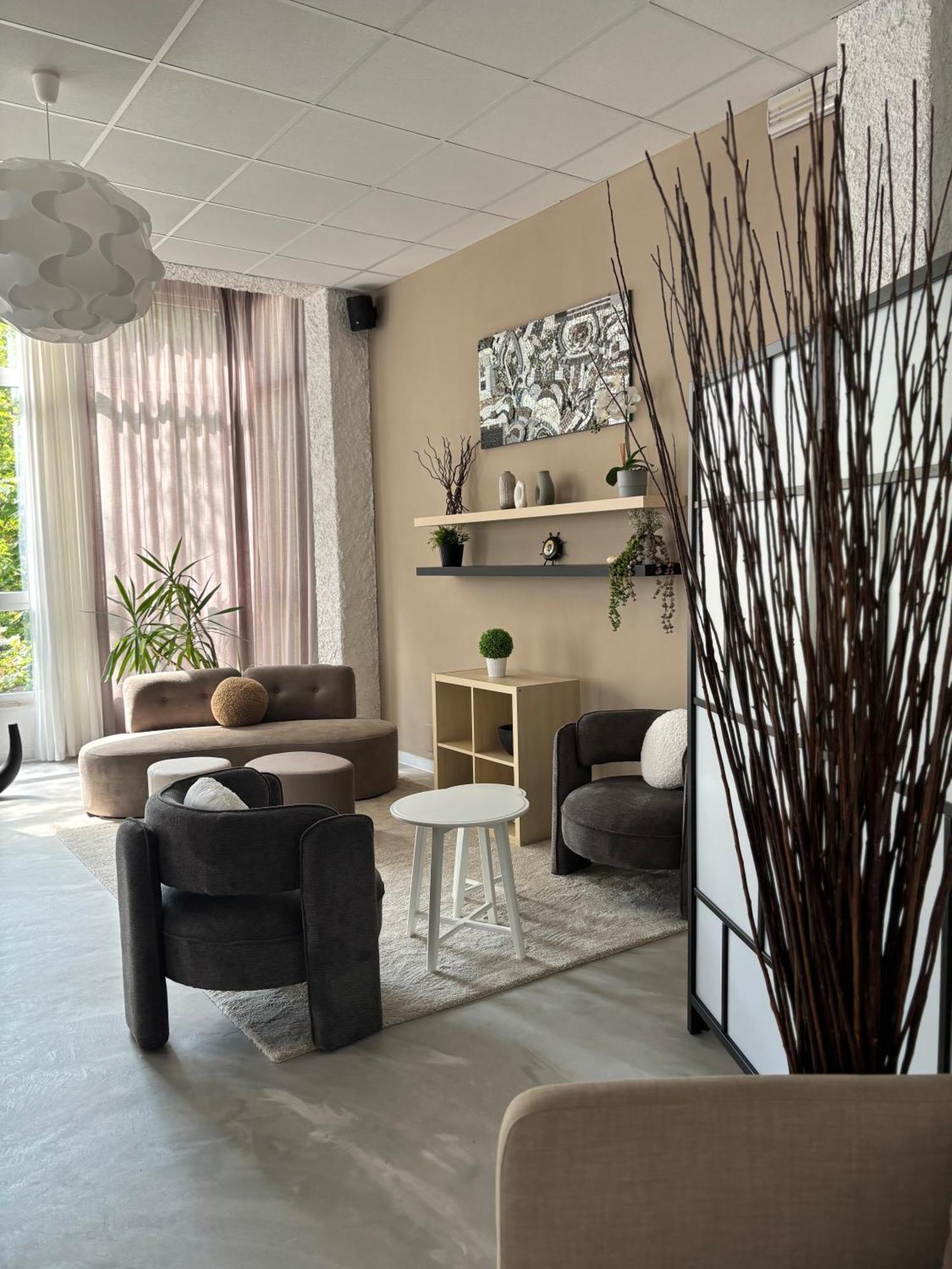 Hotel Augustus Милано Мартима Екстериор снимка